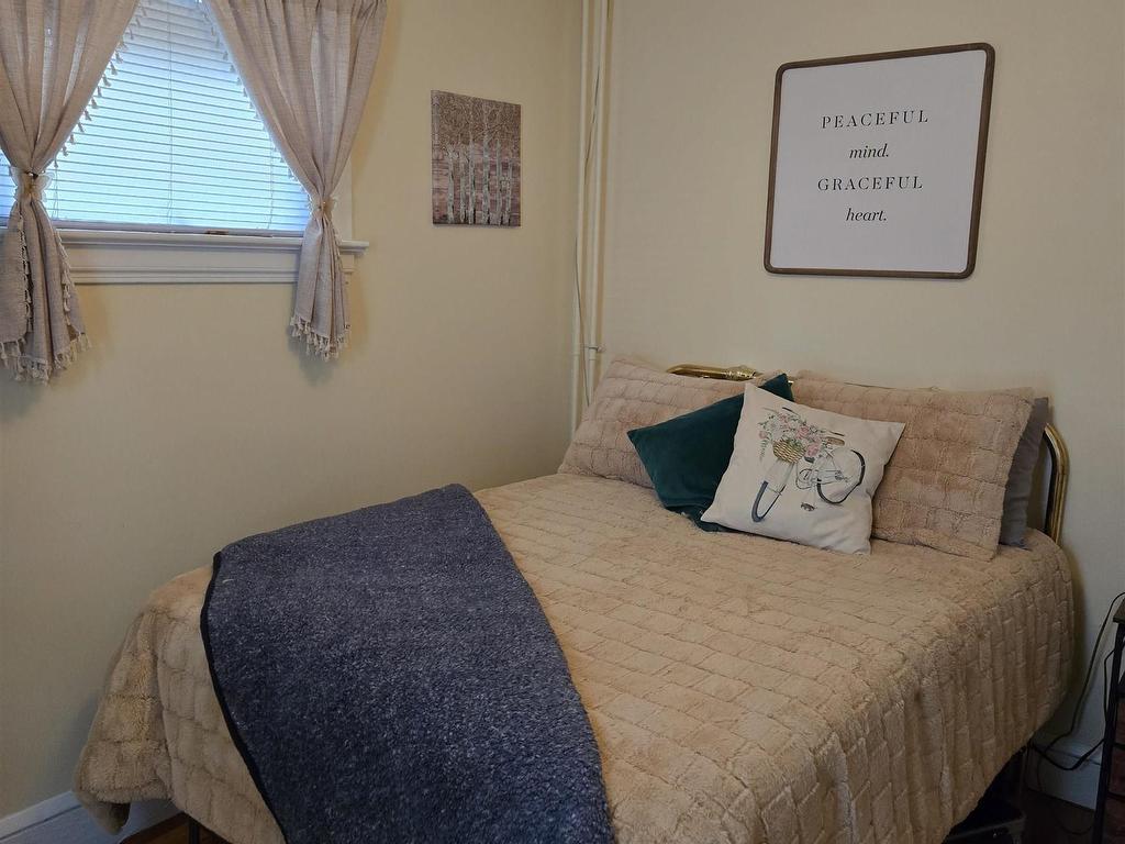 












2 MacAulays Lane

,
Sydney,




NS
B1P 3Z7

