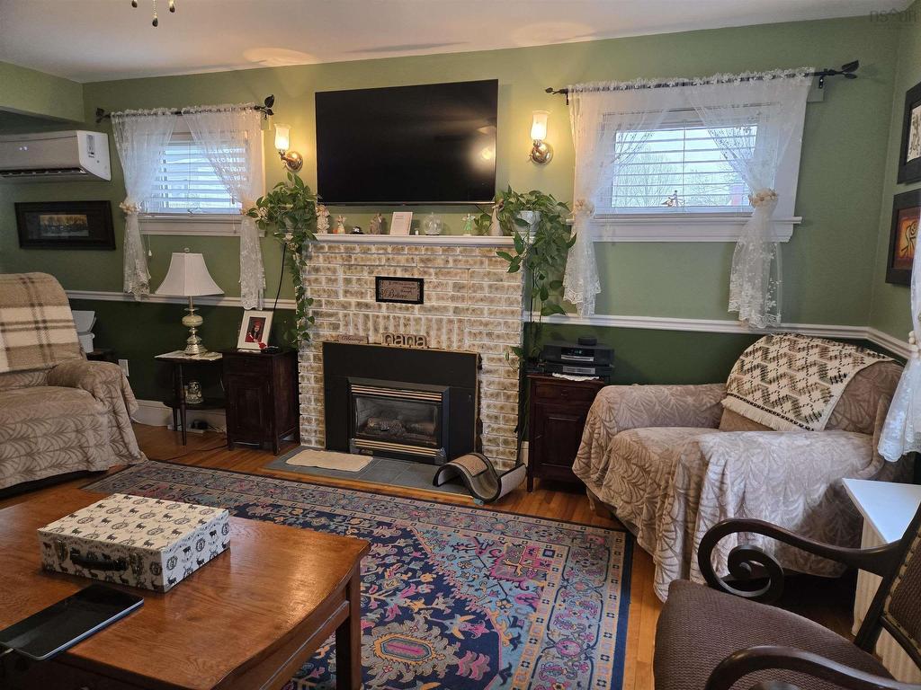 












2 MacAulays Lane

,
Sydney,




NS
B1P 3Z7

