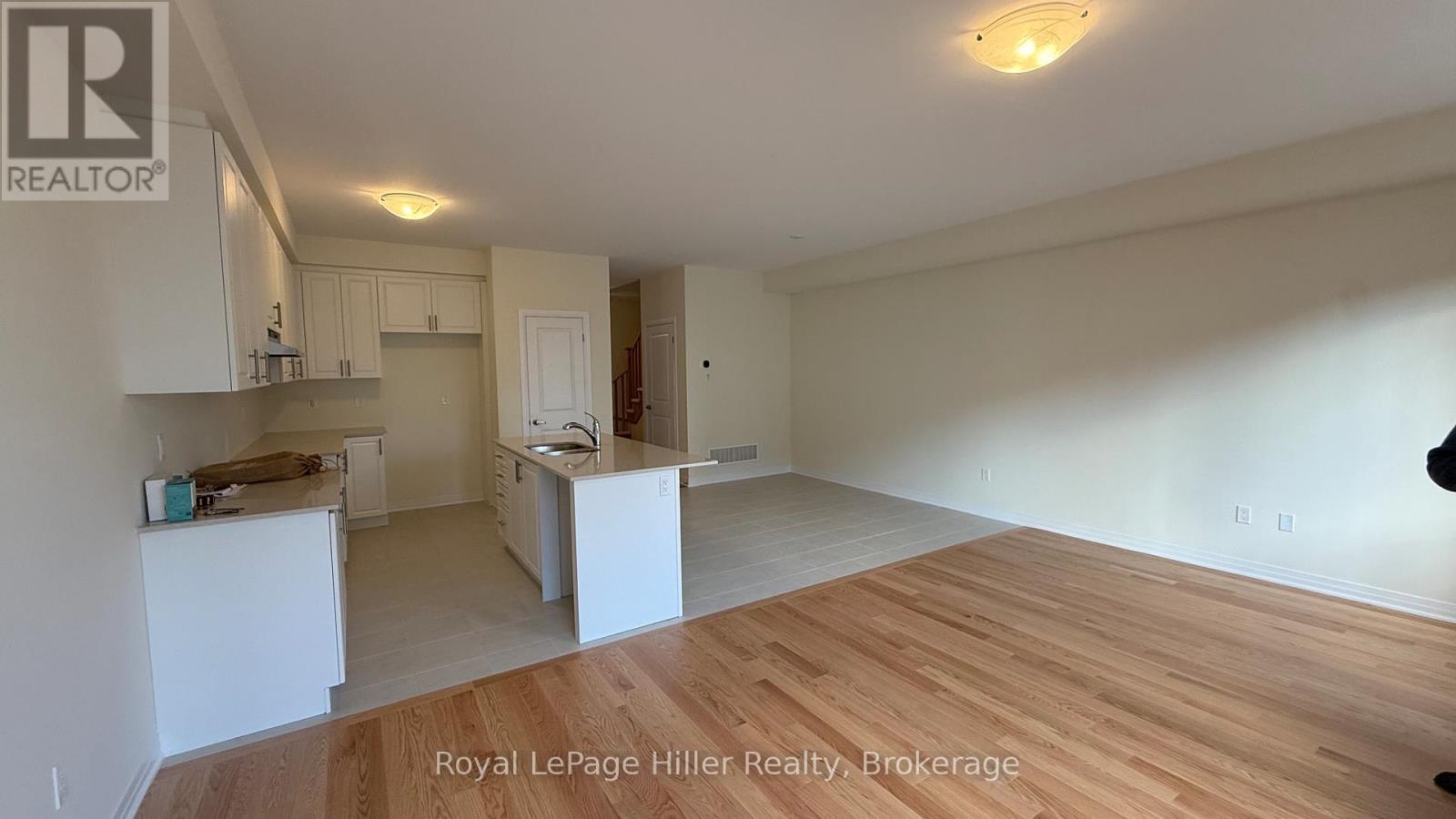 












943 DOURO STREET

,
Stratford,




Ontario
N5A0M2

