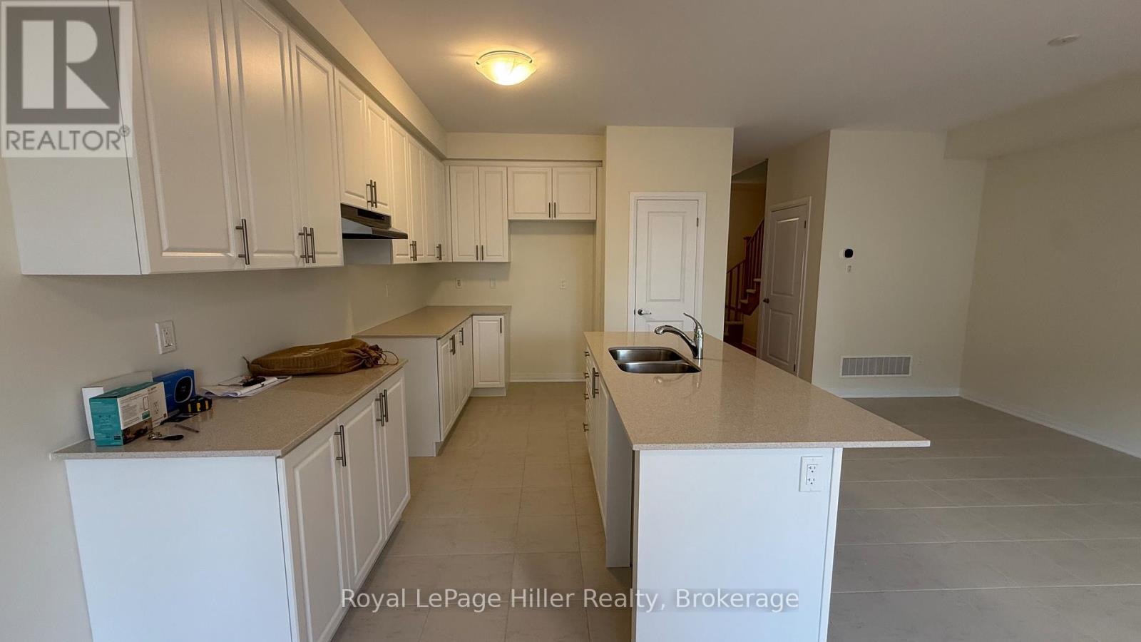 












943 DOURO STREET

,
Stratford,




Ontario
N5A0M2

