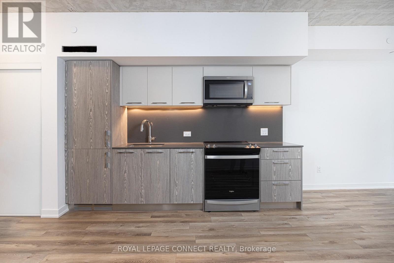 












204 - 45 BASEBALL PLACE

,
Toronto,




Ontario
M4M0H1

