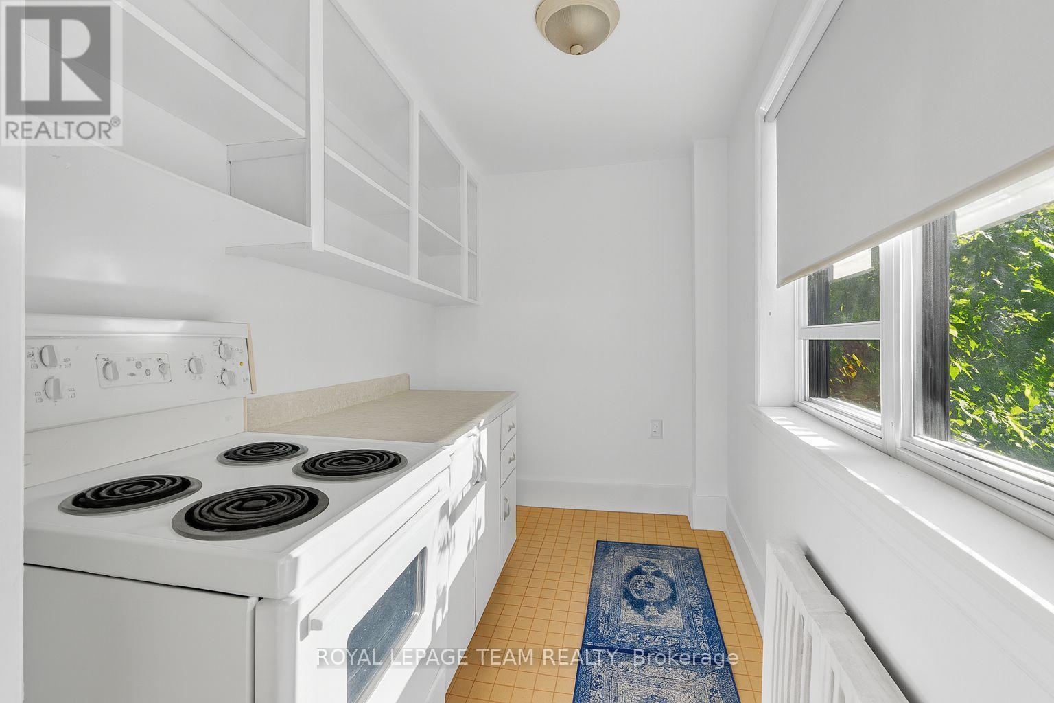 












260 SOMERSET STREET W

,
Ottawa,




Ontario
K2P0J6

