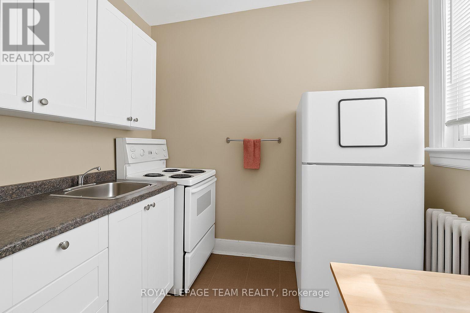 












260 SOMERSET STREET W

,
Ottawa,




Ontario
K2P0J6

