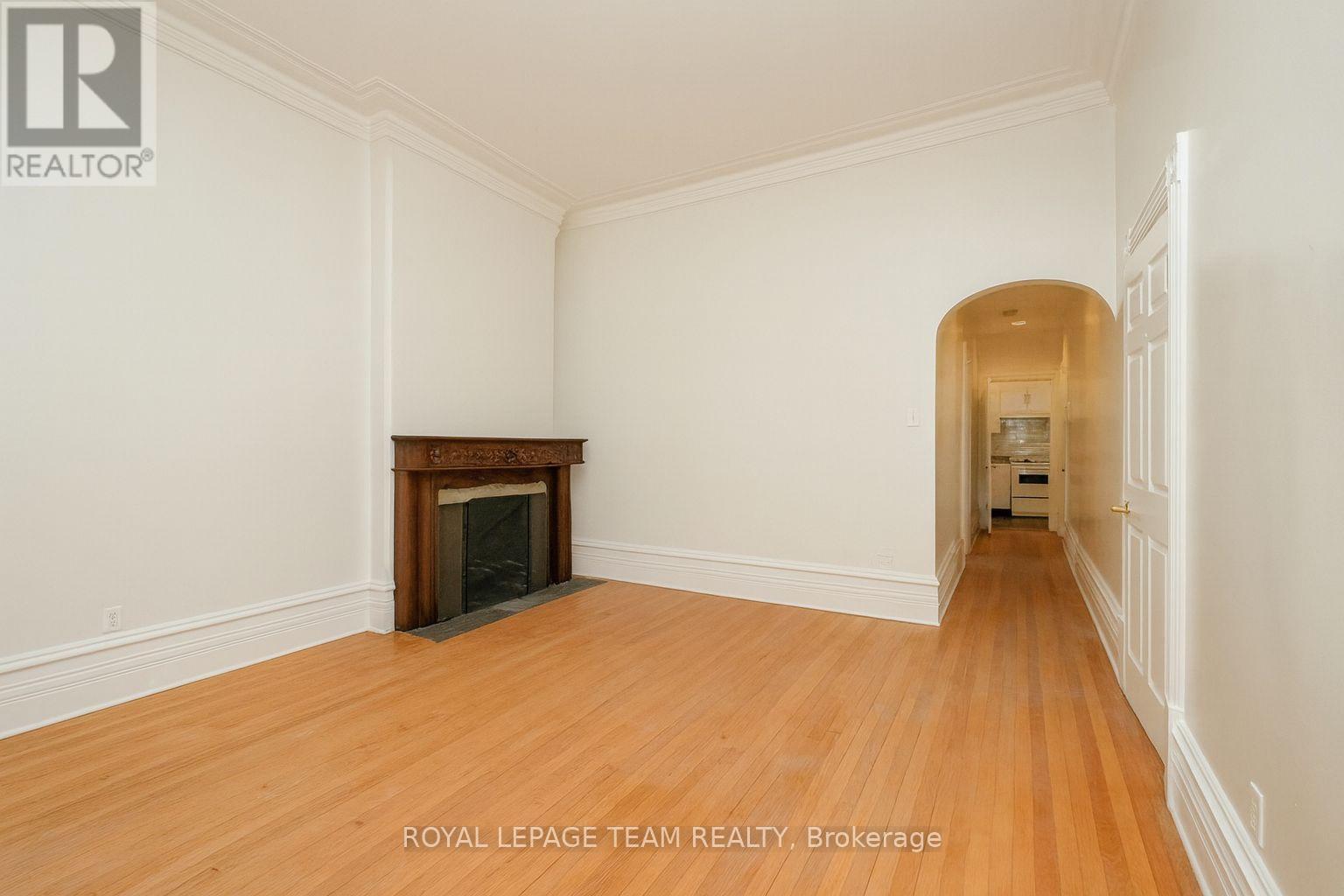 












260 SOMERSET STREET W

,
Ottawa,




Ontario
K2P0J6

