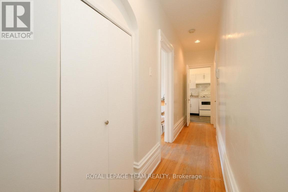 












260 SOMERSET STREET W

,
Ottawa,




Ontario
K2P0J6

