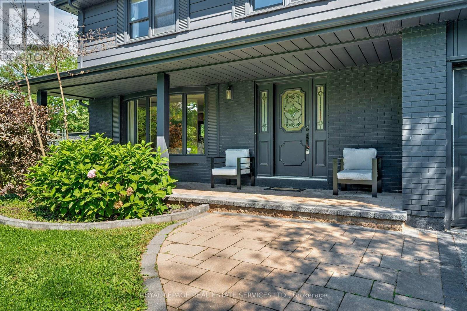 












297 SUNSET DRIVE

,
Oakville,




Ontario
L6L3M5

