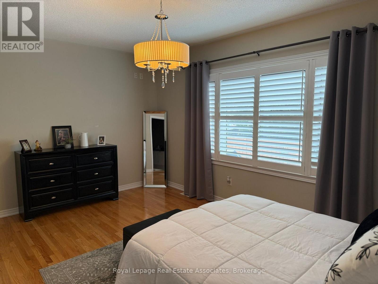 












37 CHEVROLET DRIVE

,
Brampton,




Ontario
L7A3C3

