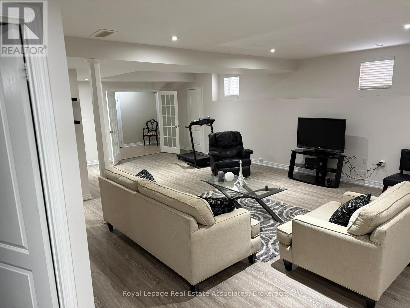 












37 CHEVROLET DRIVE

,
Brampton,




Ontario
L7A3C3

