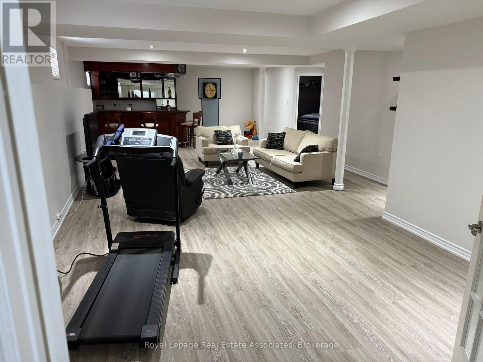 












37 CHEVROLET DRIVE

,
Brampton,




Ontario
L7A3C3

