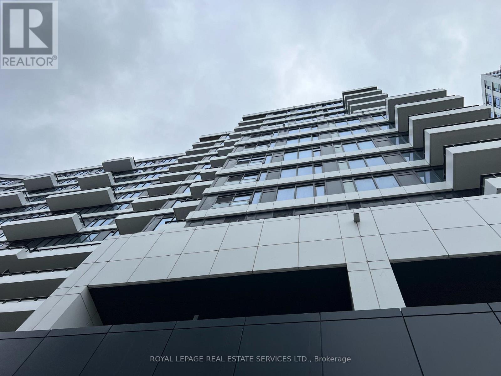 












2713 - 2495 EGLINTON AVENUE W

,
Mississauga,




Ontario
L5M2T2

