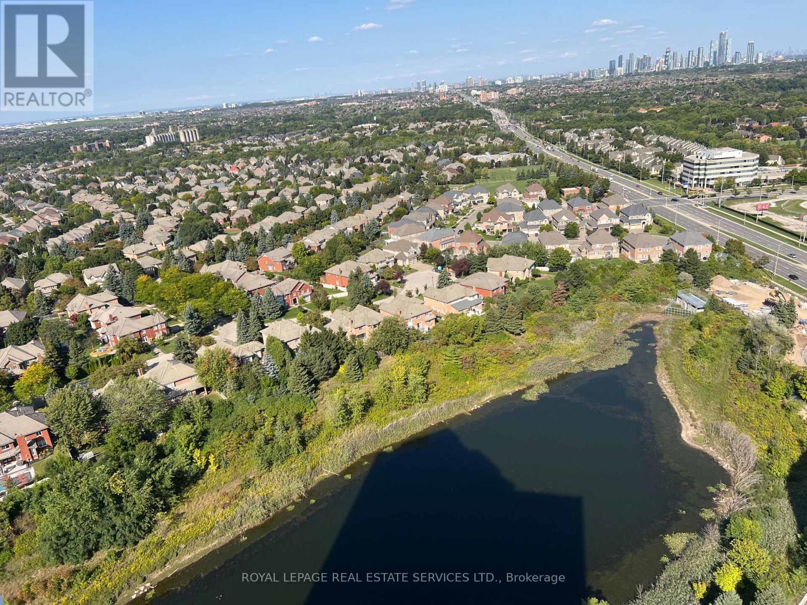 












2713 - 2495 EGLINTON AVENUE W

,
Mississauga,




Ontario
L5M2T2

