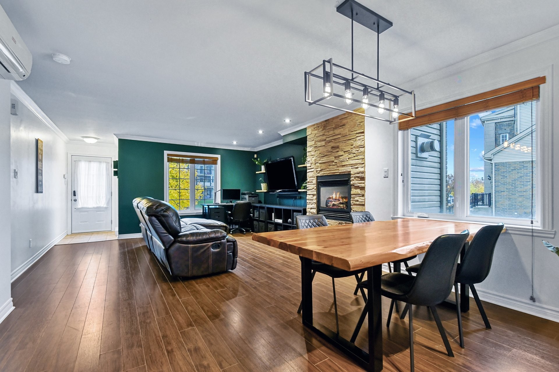 









471


Place du Louvre

,
Mascouche,




QC
J7K0M1

