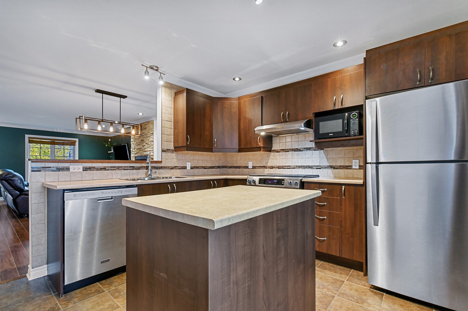 









471


Place du Louvre

,
Mascouche,




QC
J7K0M1

