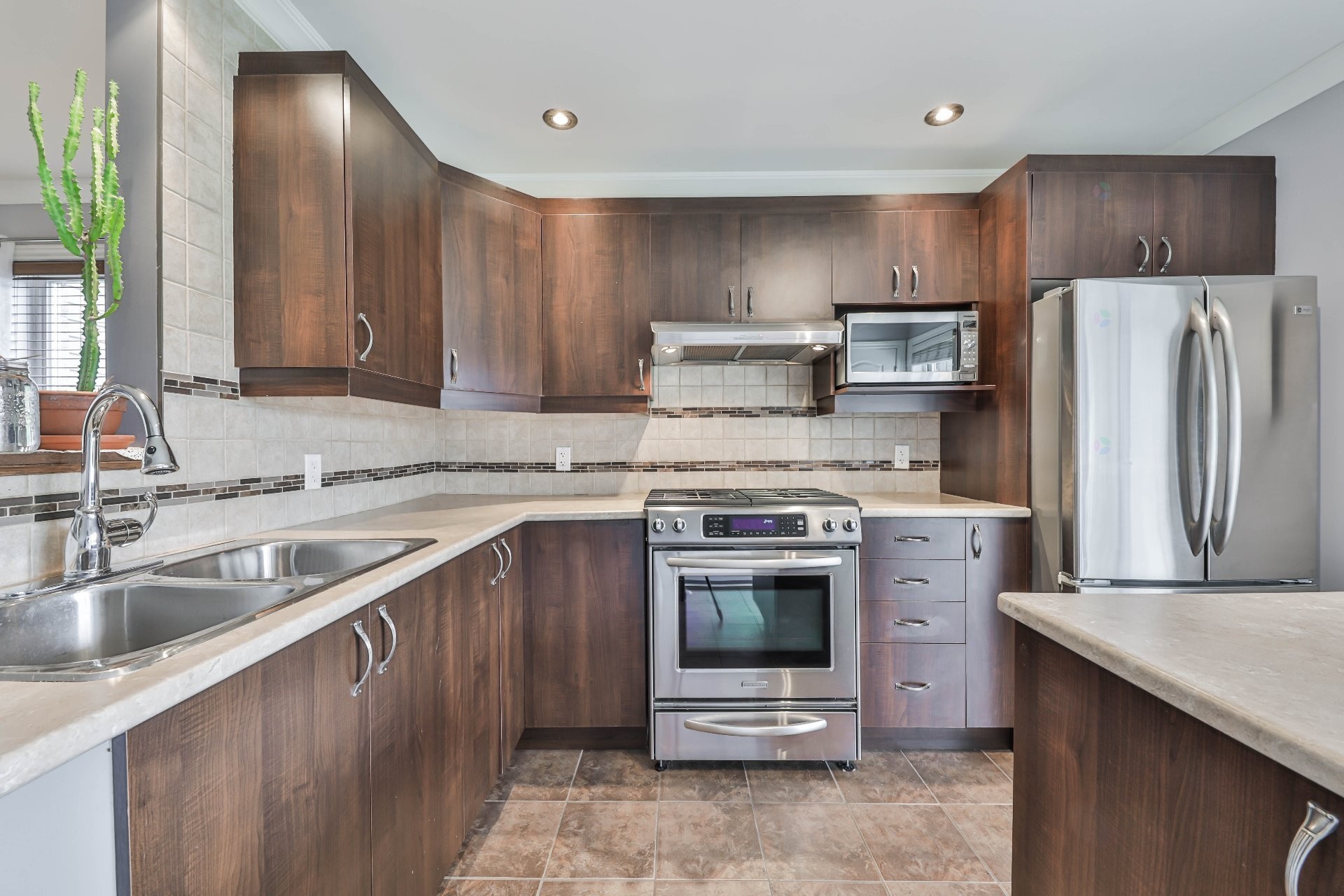 









471


Place du Louvre

,
Mascouche,




QC
J7K0M1

