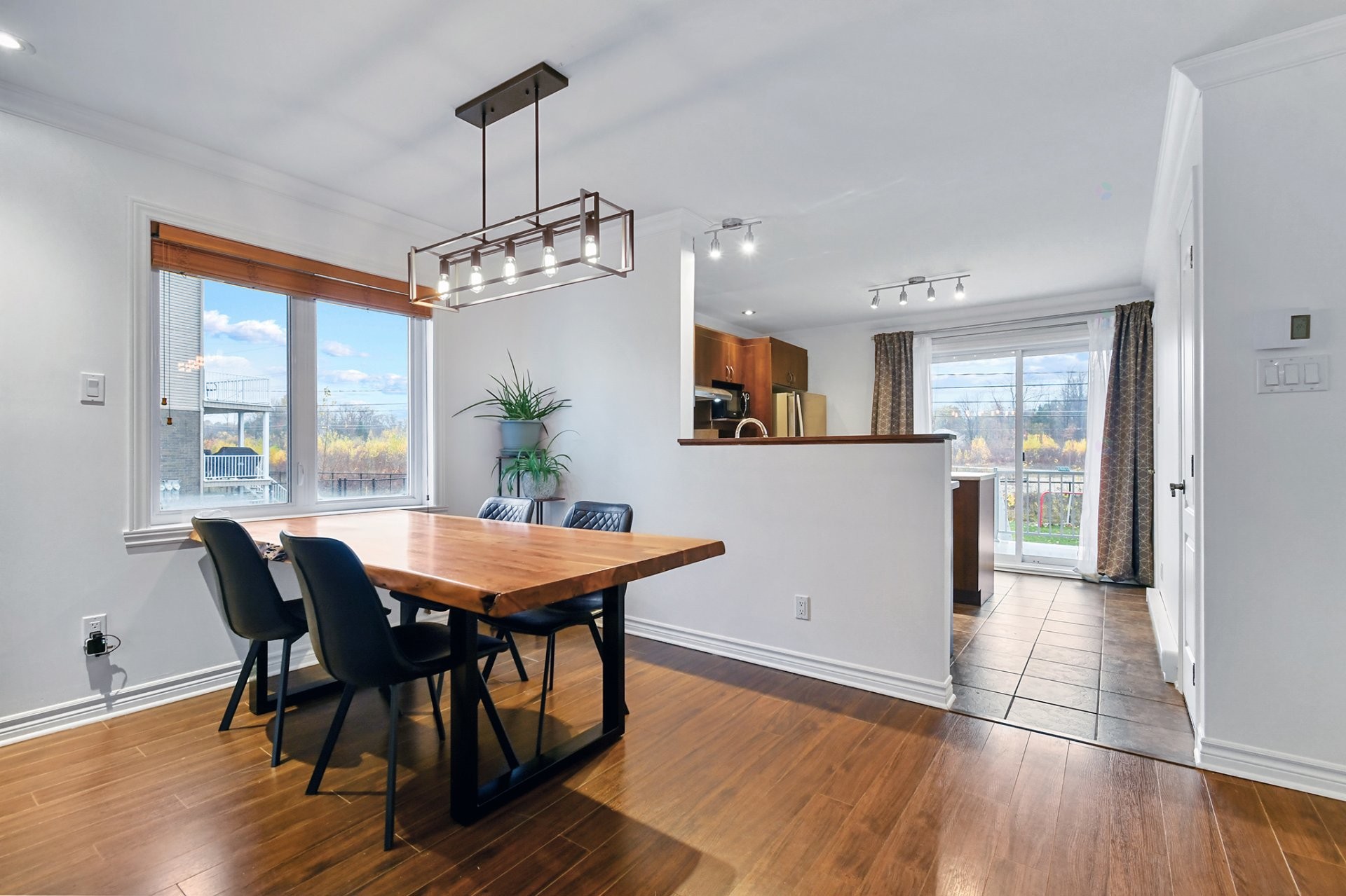 









471


Place du Louvre

,
Mascouche,




QC
J7K0M1

