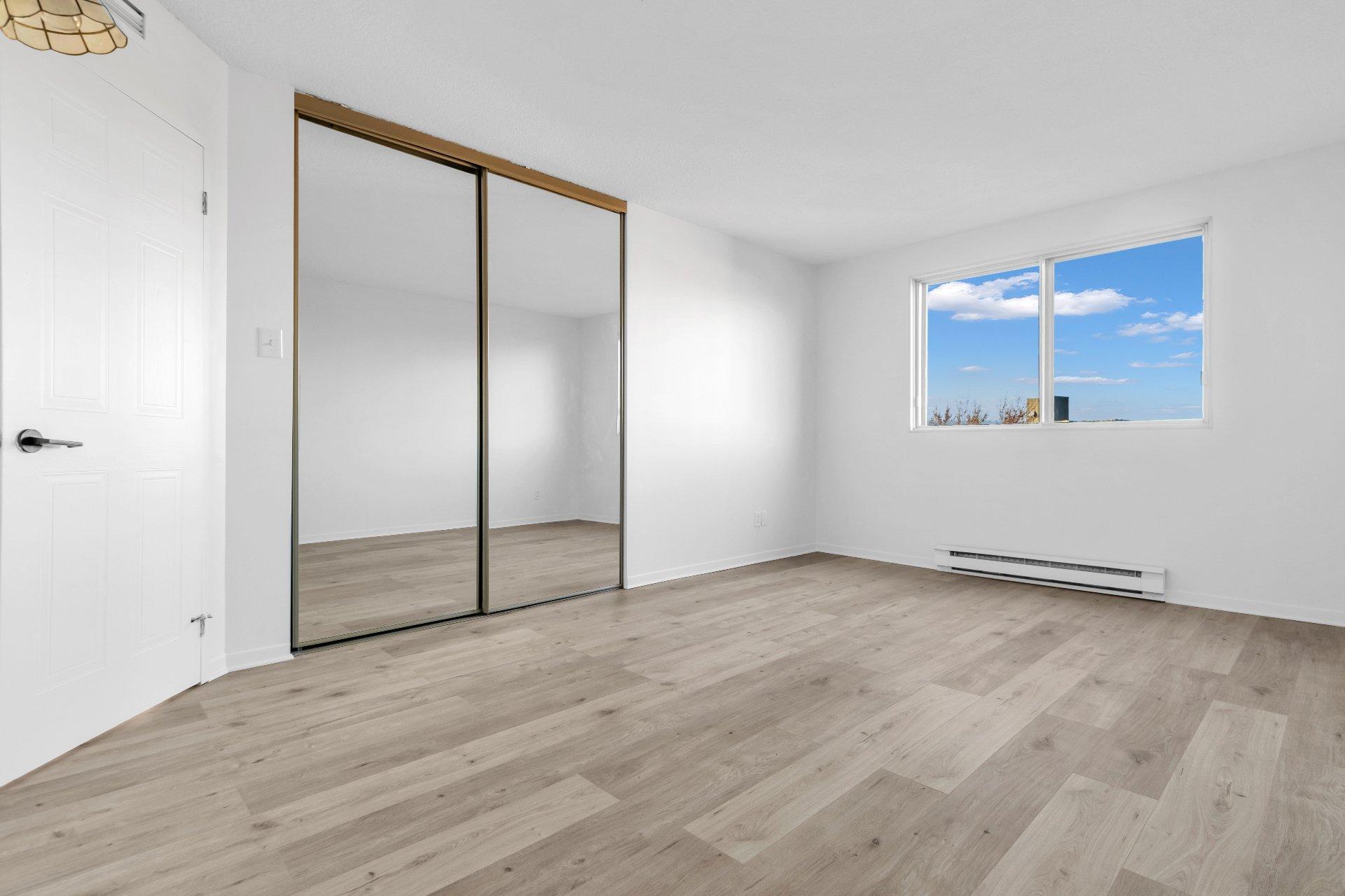 









6850


Boul. des Roseraies

, 607,
Montréal (Anjou),




QC
H1M3B8

