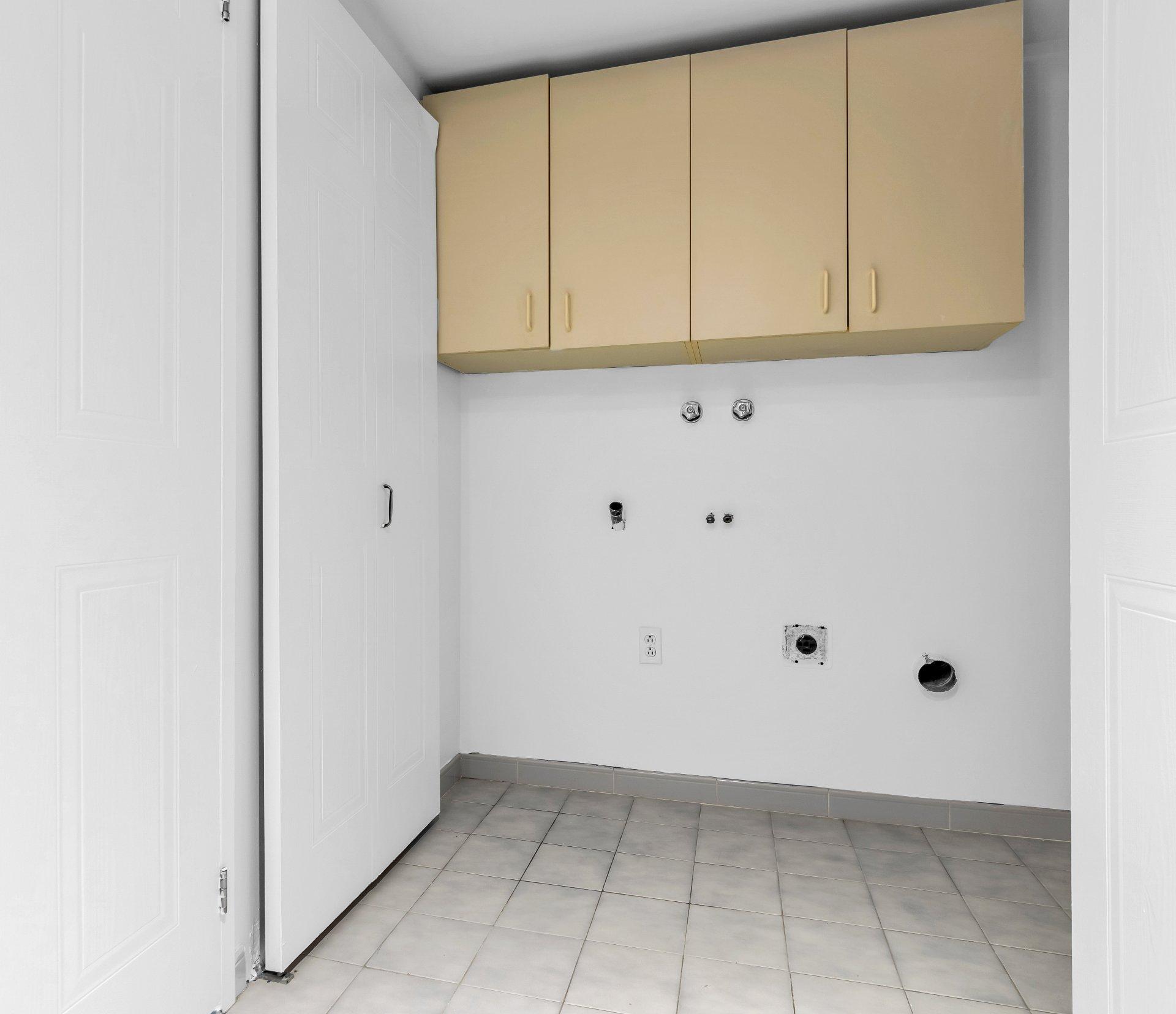 









6850


Boul. des Roseraies

, 607,
Montréal (Anjou),




QC
H1M3B8

