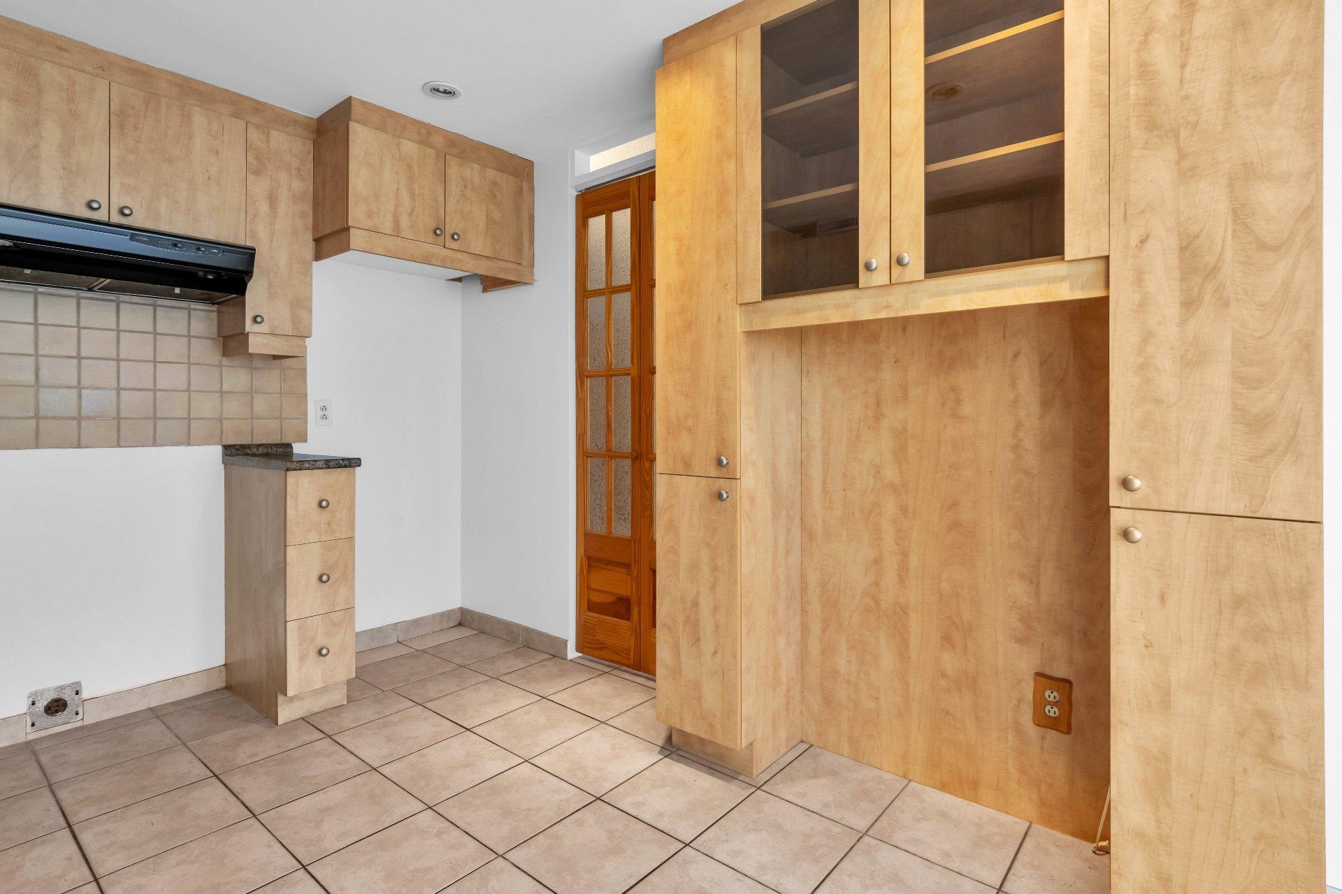 









6850


Boul. des Roseraies

, 607,
Montréal (Anjou),




QC
H1M3B8

