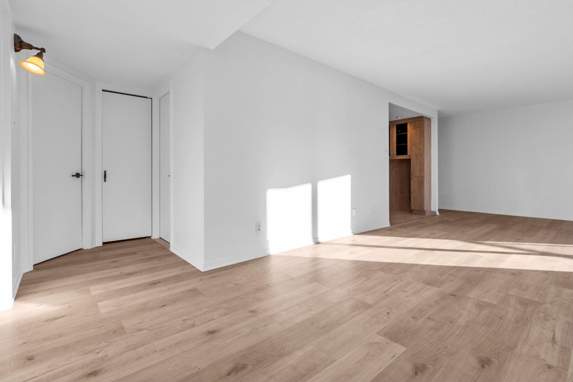 









6850


Boul. des Roseraies

, 607,
Montréal (Anjou),




QC
H1M3B8

