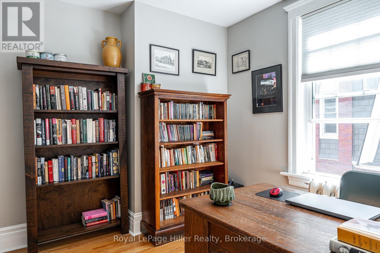 












180 ELIZABETH STREET

,
Stratford,




Ontario
N5A4Z3

