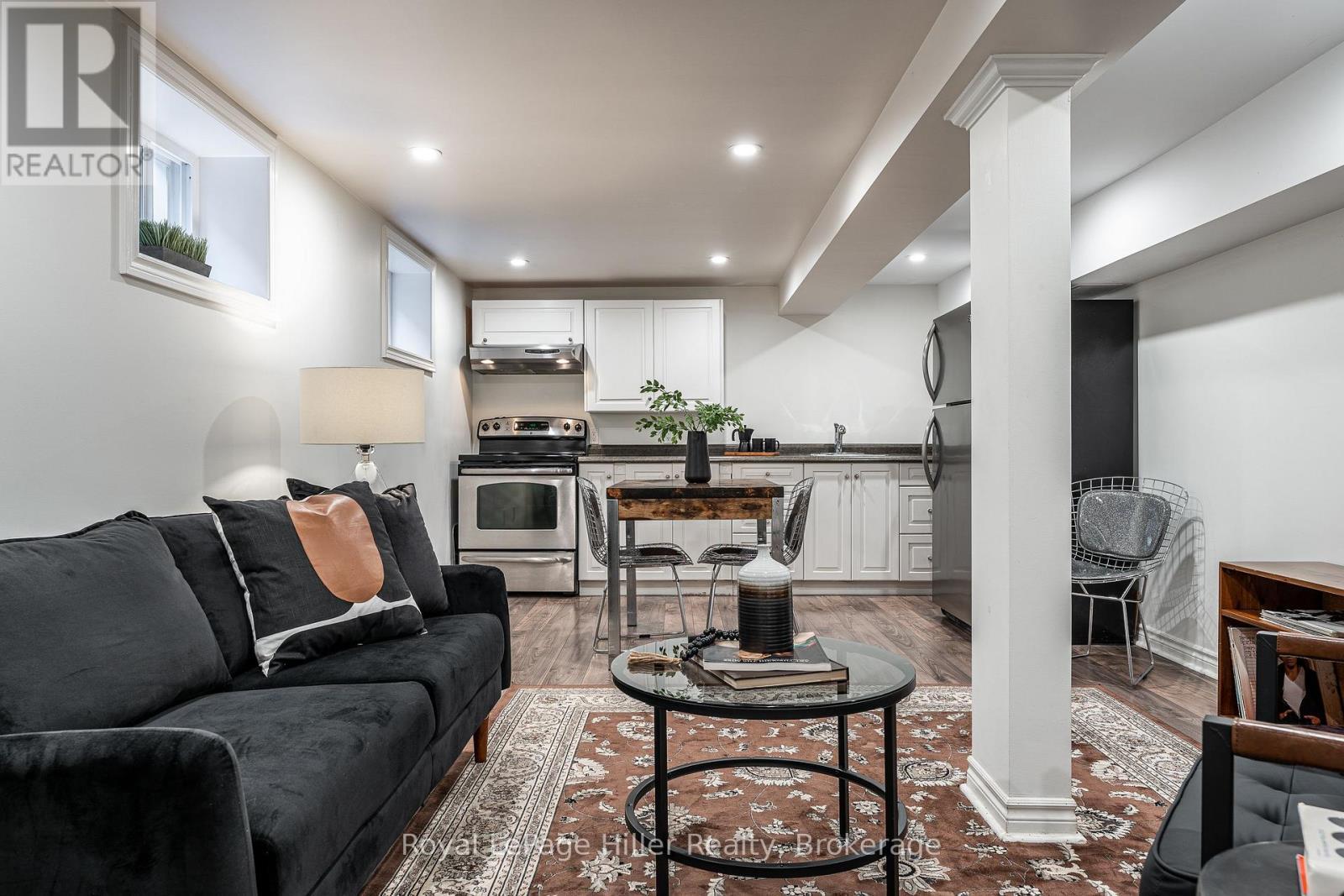 












180 ELIZABETH STREET

,
Stratford,




Ontario
N5A4Z3

