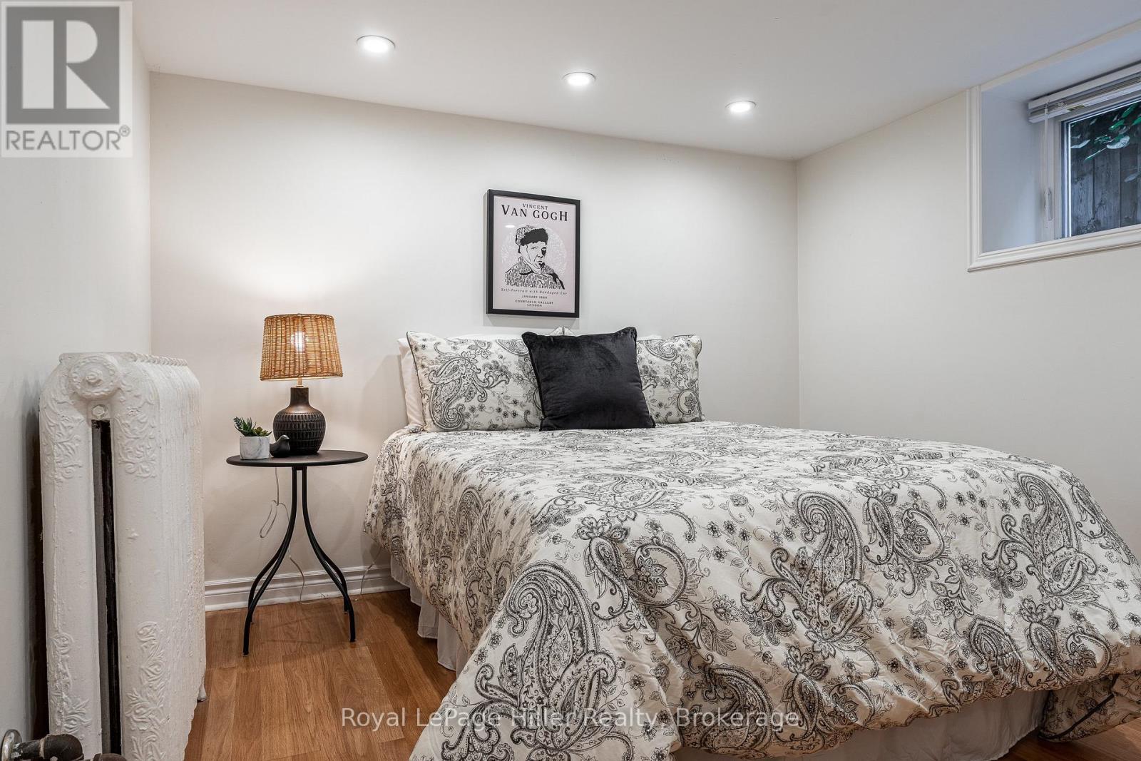 












180 ELIZABETH STREET

,
Stratford,




Ontario
N5A4Z3

