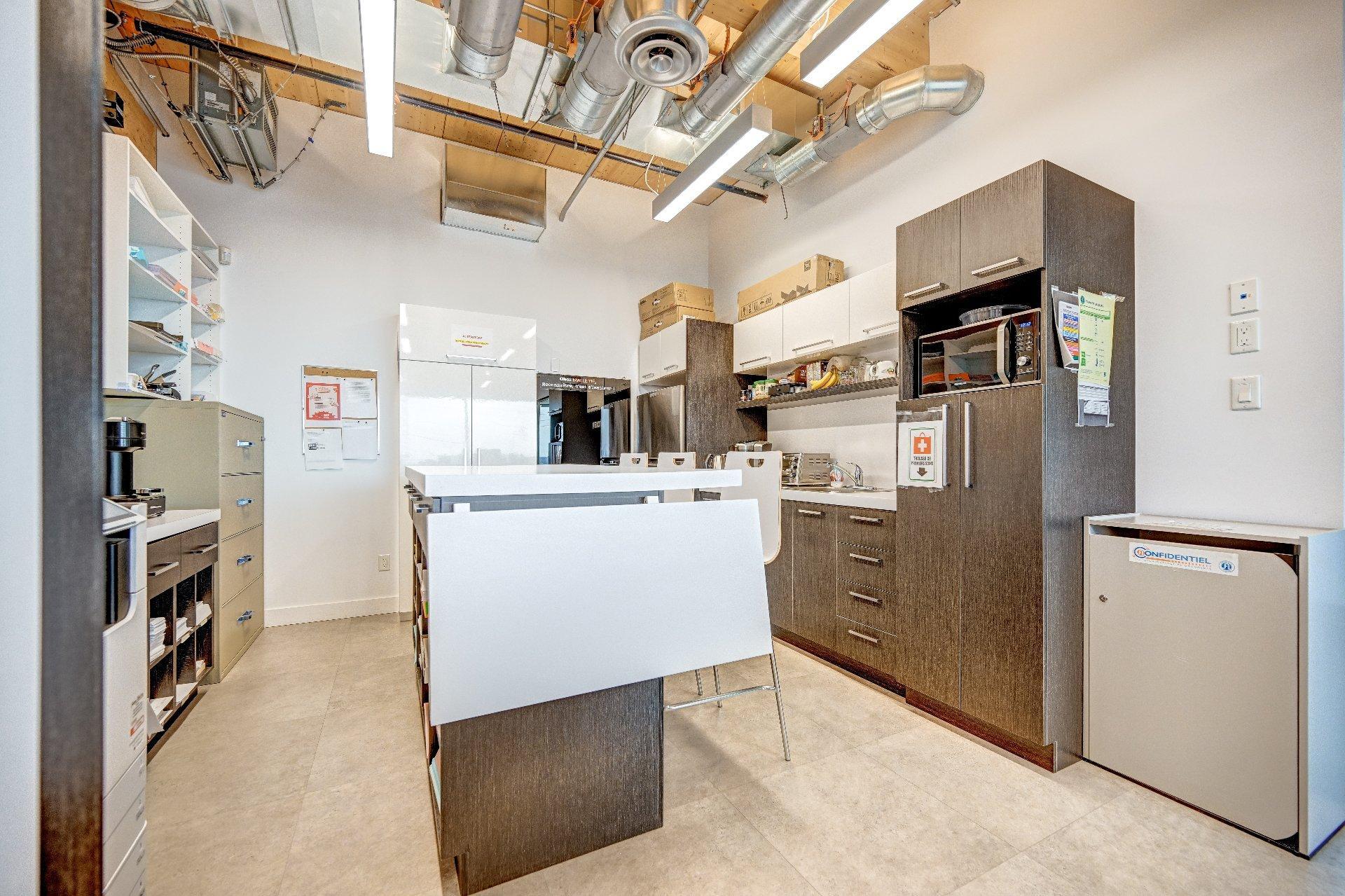 









11700


Rue de l'Avenir

, 402,
Mirabel,




QC
J7J0G7

