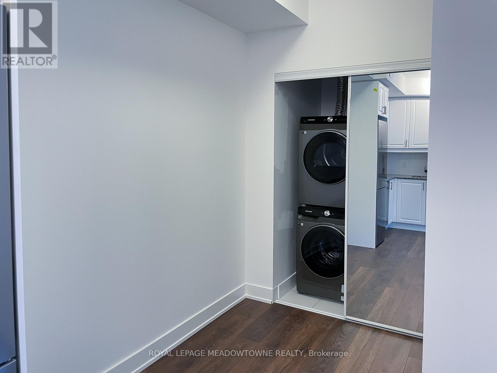 












201 - 2343 KHALSA GATE

,
Oakville,




Ontario
L6M5R6

