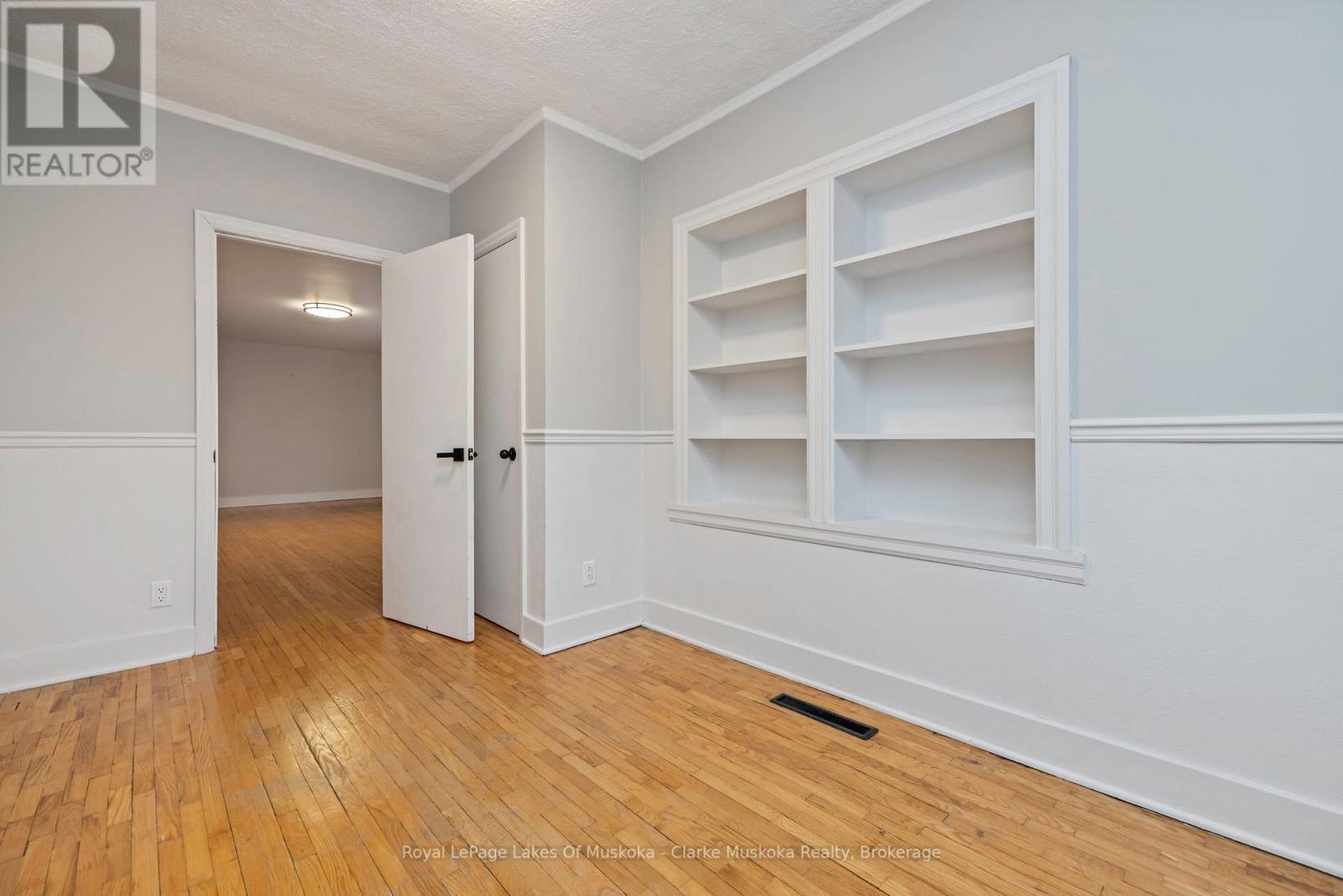 












57 CASCADE STREET

,
Parry Sound,




Ontario
P2A1K3

