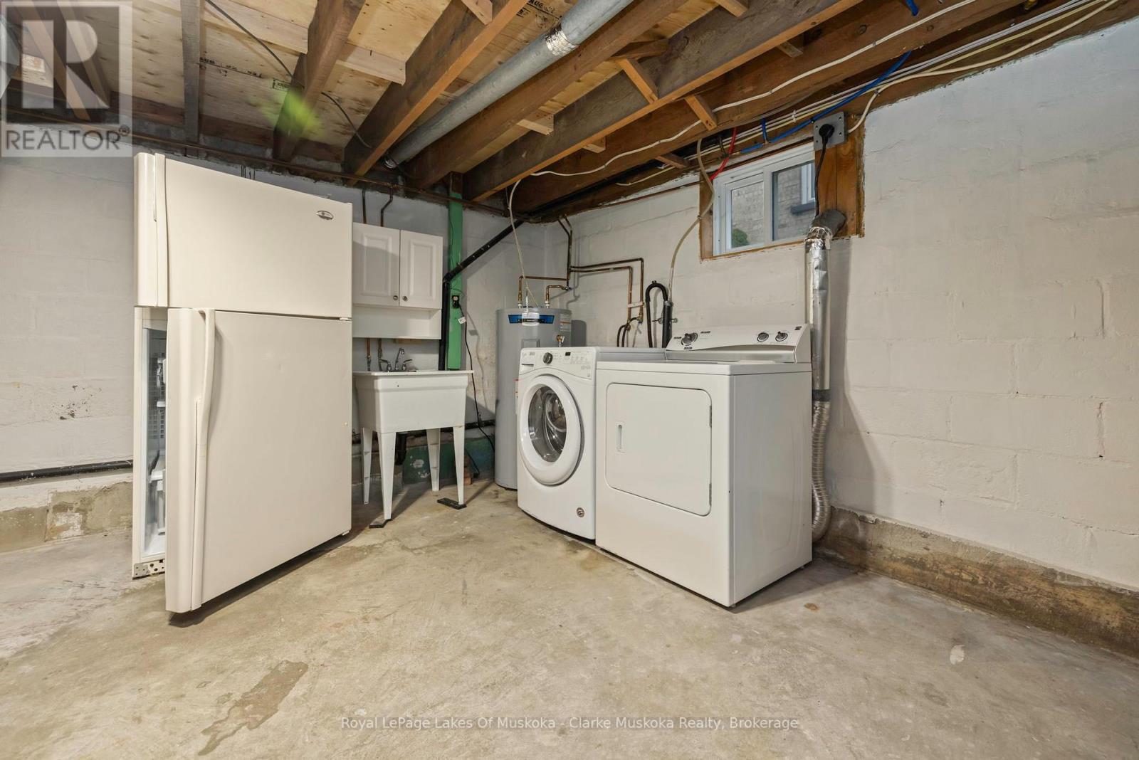 












57 CASCADE STREET

,
Parry Sound,




Ontario
P2A1K3

