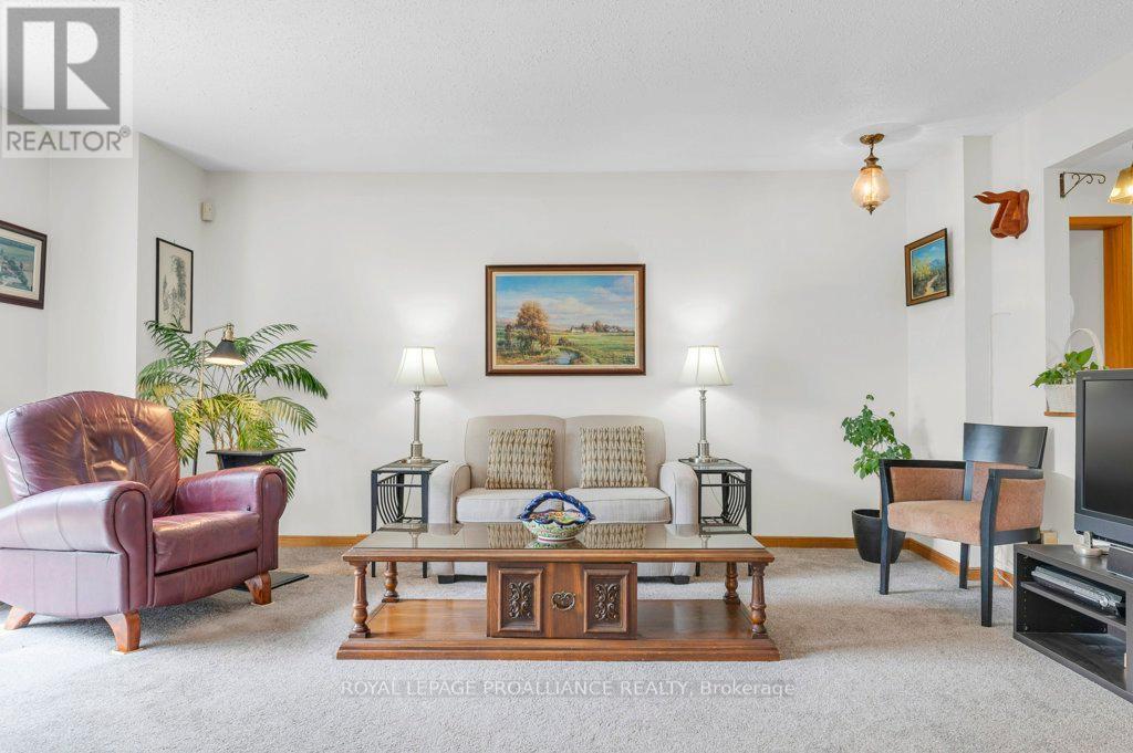 












255 HUFFMAN ROAD

,
Quinte West (Murray Ward),




Ontario
K0K2C0

