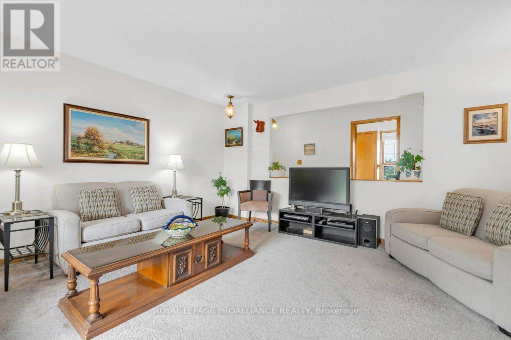 












255 HUFFMAN ROAD

,
Quinte West (Murray Ward),




Ontario
K0K2C0

