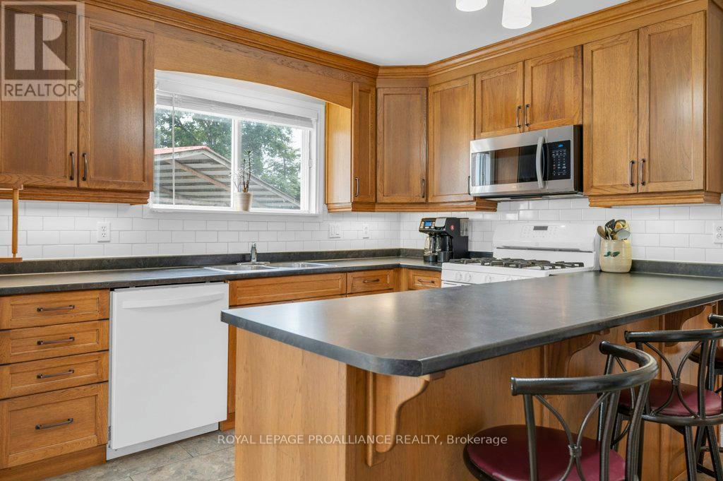 












255 HUFFMAN ROAD

,
Quinte West (Murray Ward),




Ontario
K0K2C0

