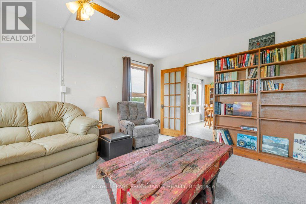 












255 HUFFMAN ROAD

,
Quinte West (Murray Ward),




Ontario
K0K2C0

