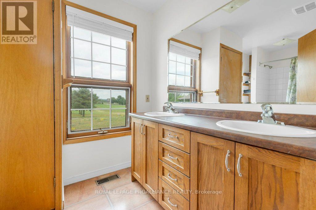 












255 HUFFMAN ROAD

,
Quinte West (Murray Ward),




Ontario
K0K2C0

