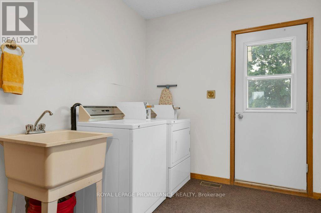 












255 HUFFMAN ROAD

,
Quinte West (Murray Ward),




Ontario
K0K2C0

