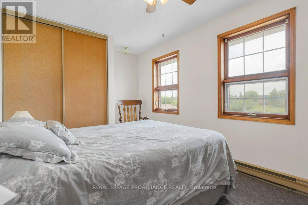 












255 HUFFMAN ROAD

,
Quinte West (Murray Ward),




Ontario
K0K2C0

