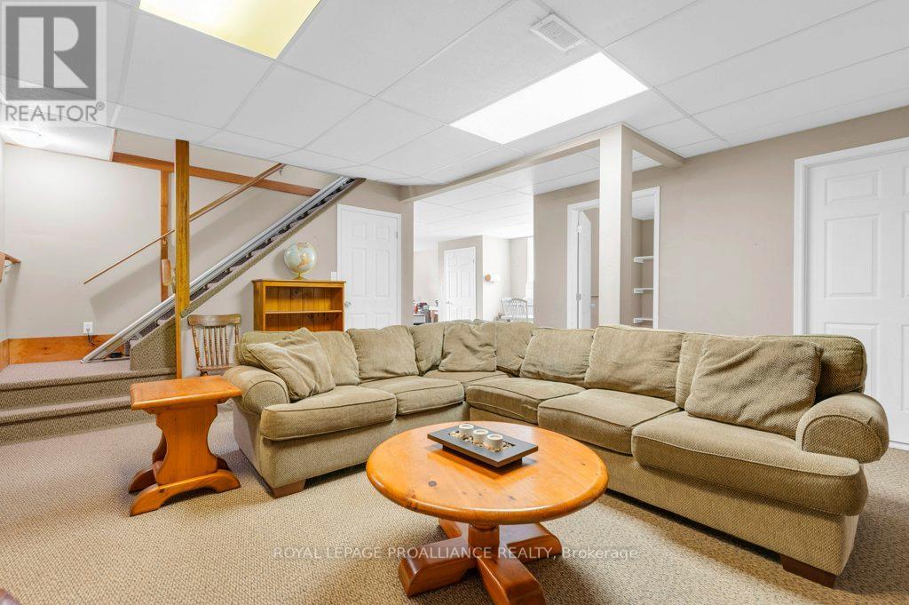 












255 HUFFMAN ROAD

,
Quinte West (Murray Ward),




Ontario
K0K2C0

