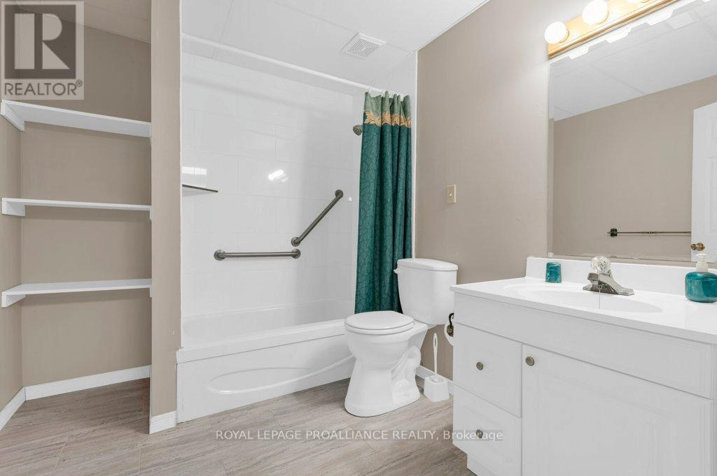 












255 HUFFMAN ROAD

,
Quinte West (Murray Ward),




Ontario
K0K2C0

