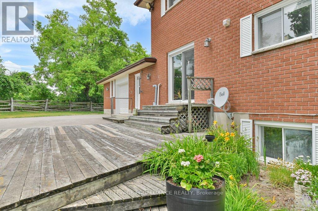 












255 HUFFMAN ROAD

,
Quinte West (Murray Ward),




Ontario
K0K2C0

