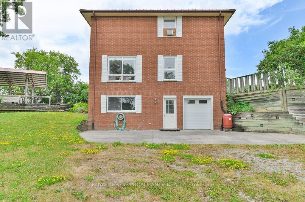 












255 HUFFMAN ROAD

,
Quinte West (Murray Ward),




Ontario
K0K2C0

