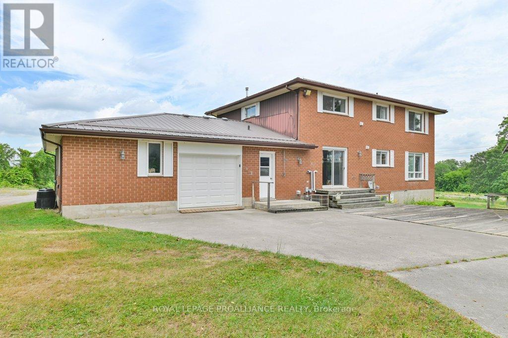 












255 HUFFMAN ROAD

,
Quinte West (Murray Ward),




Ontario
K0K2C0


