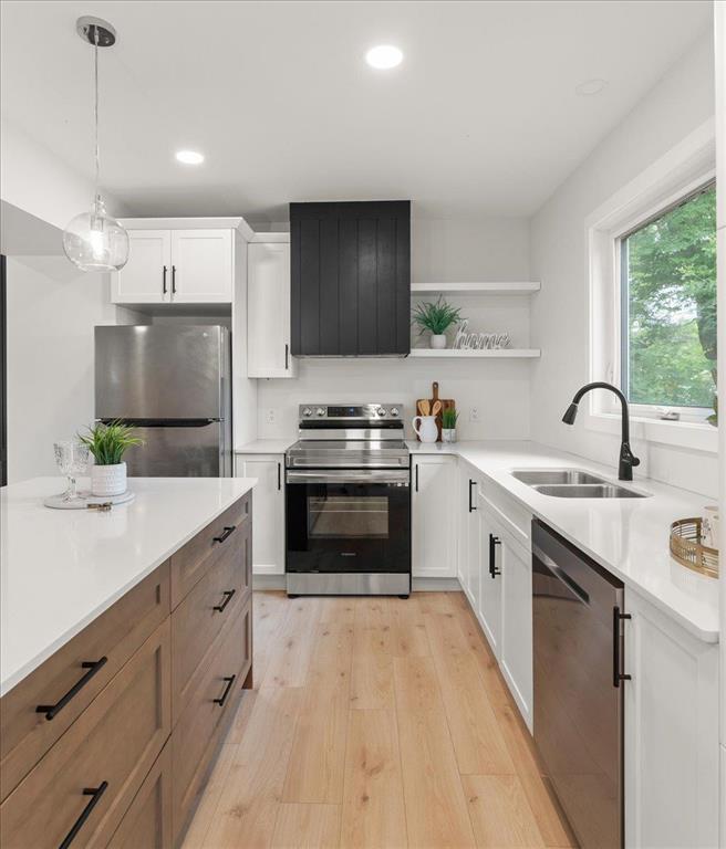 












242 Kenaston Boulevard

,
Winnipeg,




Manitoba
R3N1V4

