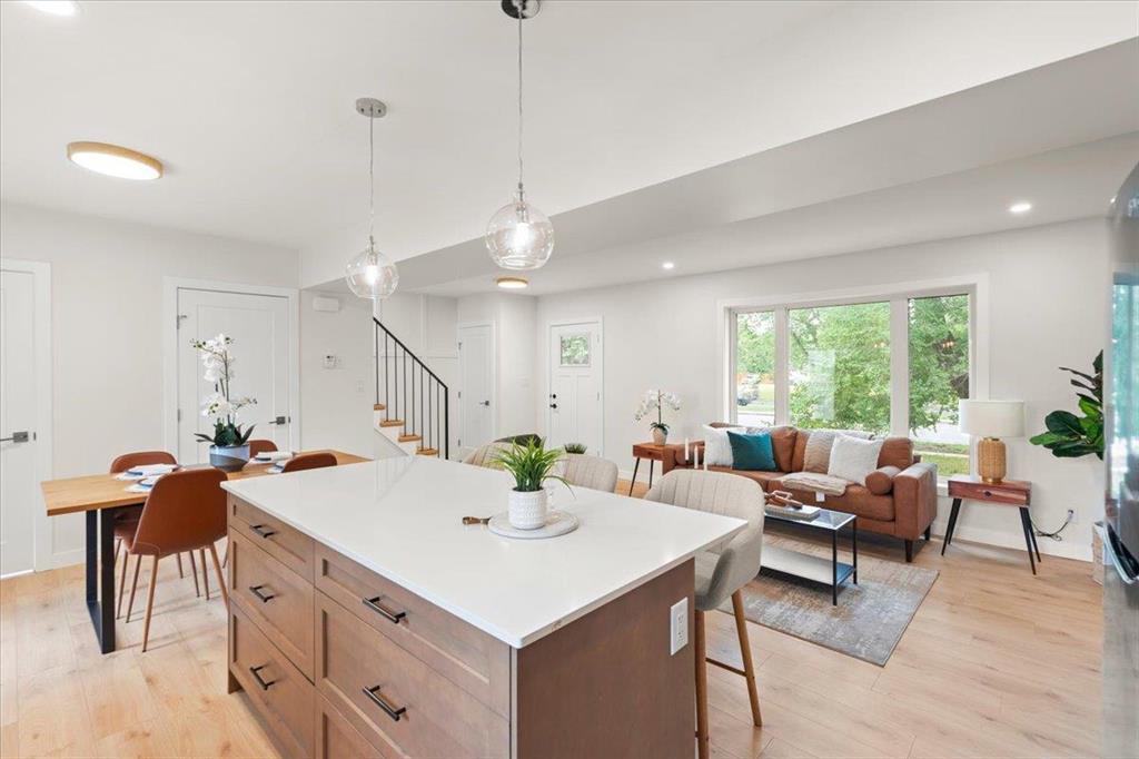 












242 Kenaston Boulevard

,
Winnipeg,




Manitoba
R3N1V4

