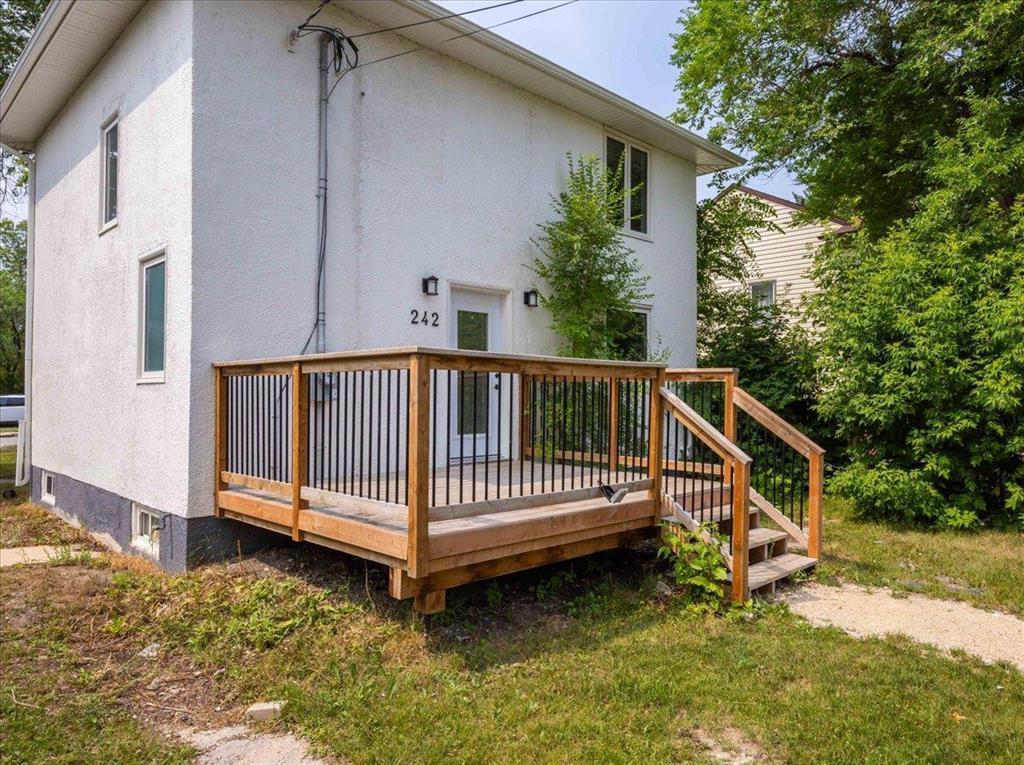 












242 Kenaston Boulevard

,
Winnipeg,




Manitoba
R3N1V4

