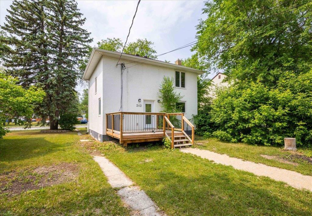 












242 Kenaston Boulevard

,
Winnipeg,




Manitoba
R3N1V4

