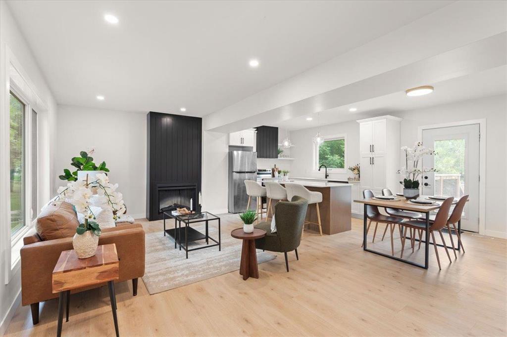 












242 Kenaston Boulevard

,
Winnipeg,




Manitoba
R3N1V4

