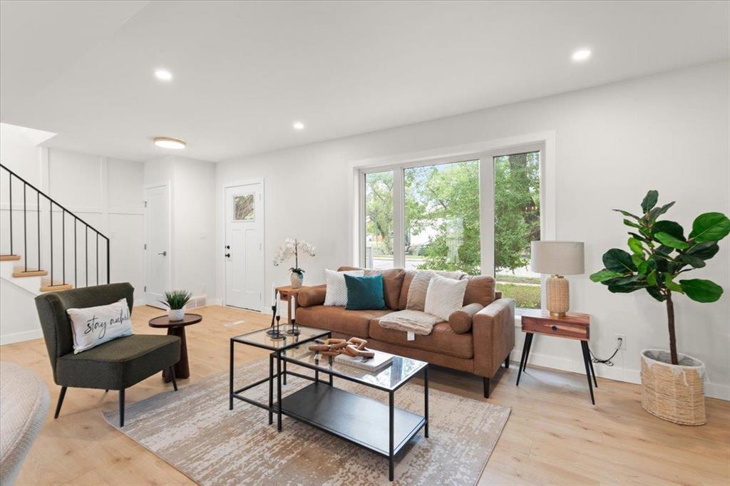 












242 Kenaston Boulevard

,
Winnipeg,




Manitoba
R3N1V4

