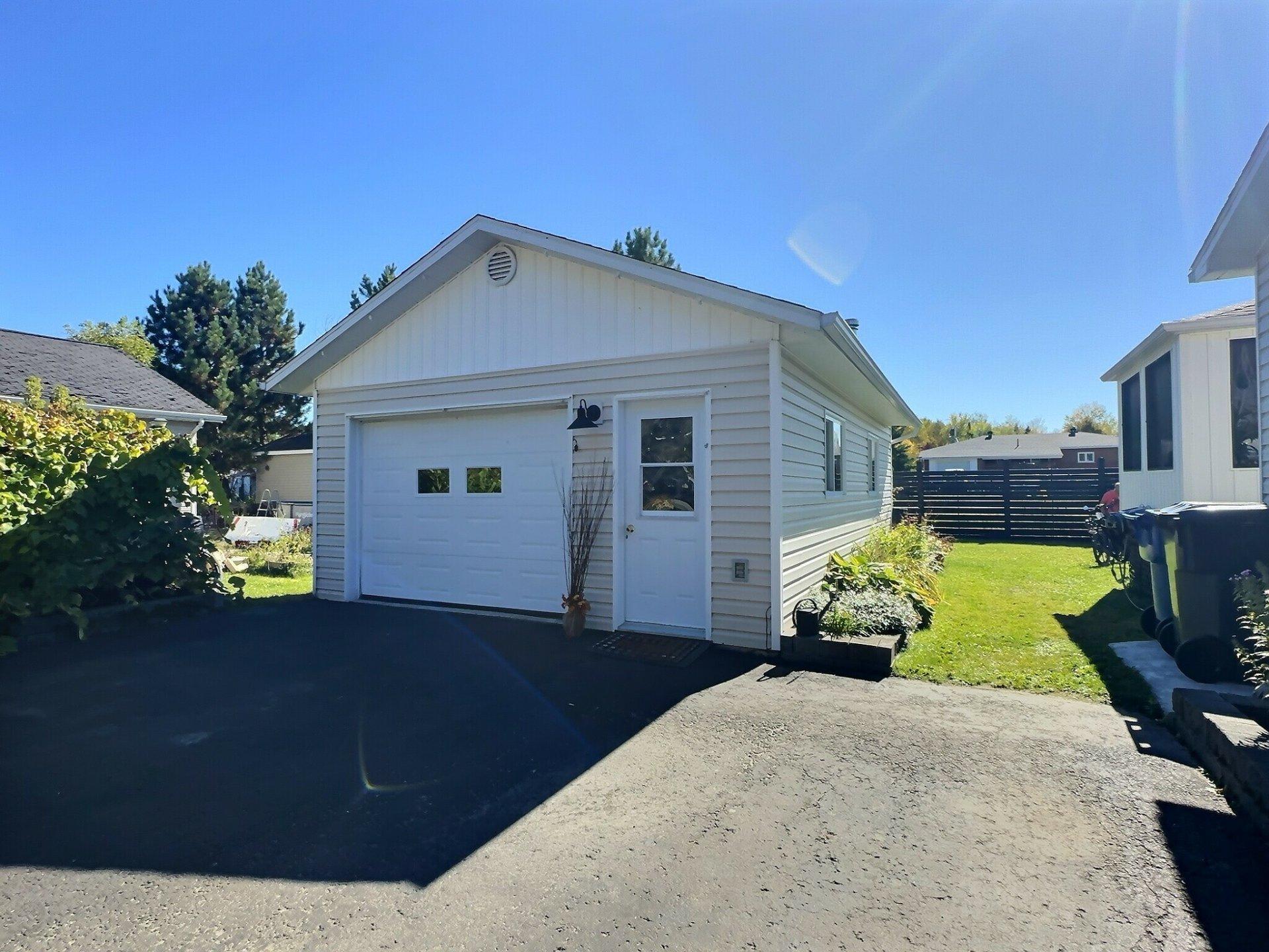 









5


Rue Arpin O.

,
Laverlochère-Angliers,




QC
J0Z2P0

