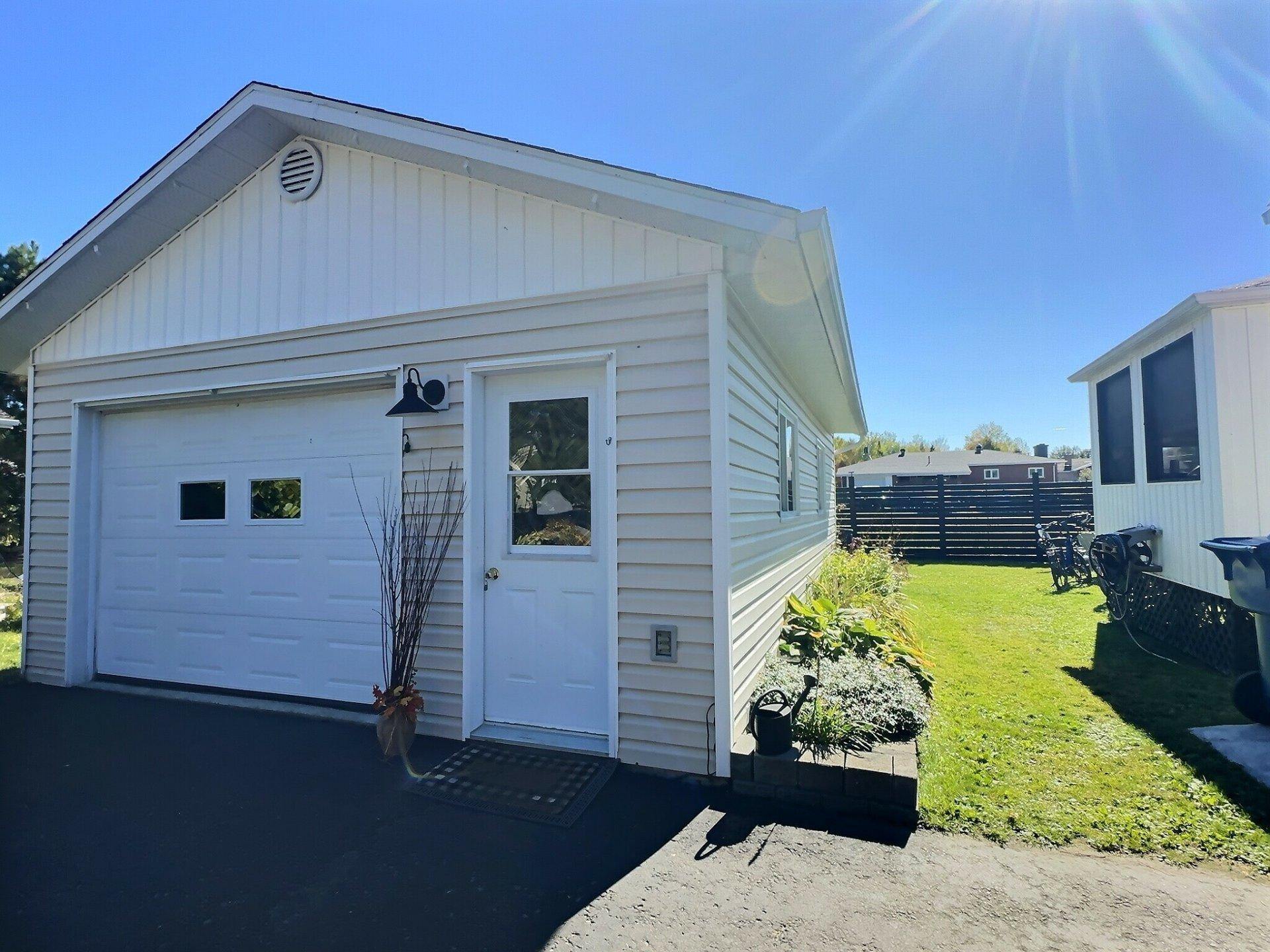 









5


Rue Arpin O.

,
Laverlochère-Angliers,




QC
J0Z2P0

